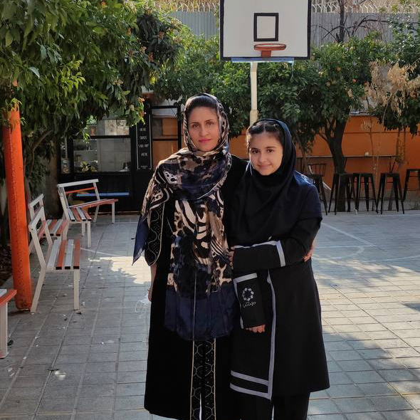 نظر والدین دانش آموزان مدرسه دخترانه درخشش شیراز